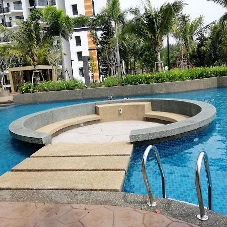 Timurbay Seafront Residence By Hardinahomes Kuantan Zewnętrze zdjęcie